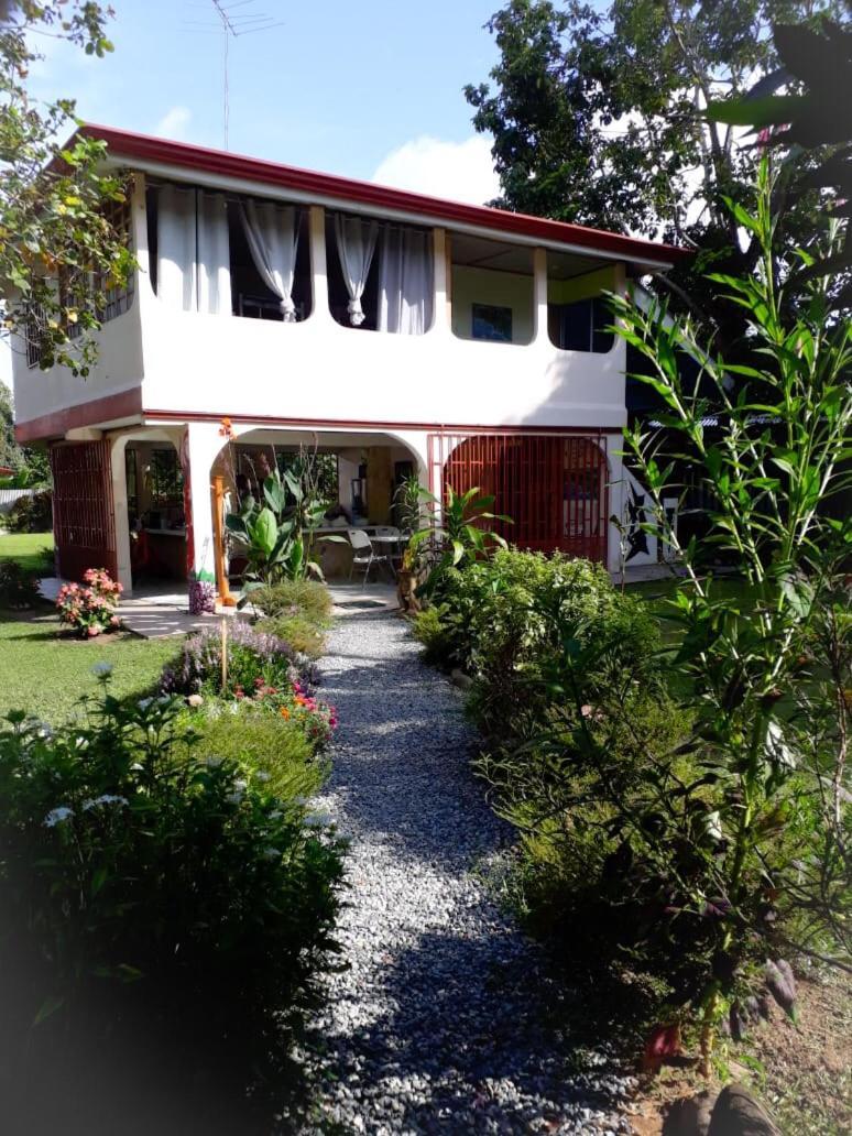 Casa Ballena Eco Hostel 우비타 외부 사진